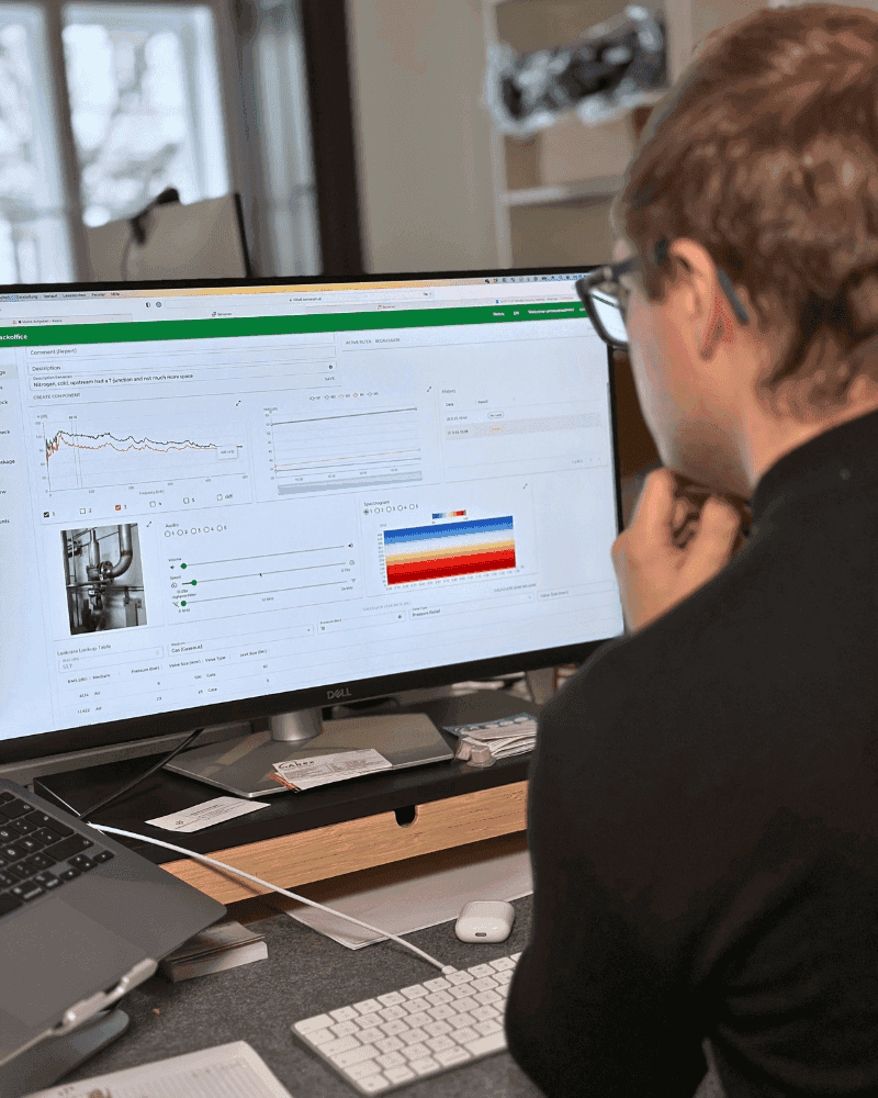 Senseven Backoffice user reviewing inspection results